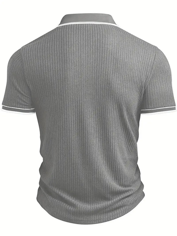 Frederik | Herren Stilfuld Ribbet Poloshirt med Kontrastdetaljer | Til Sommer & Elegance