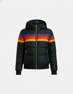 Astrid vatteret damejakke med hætte - kort model med lynlås