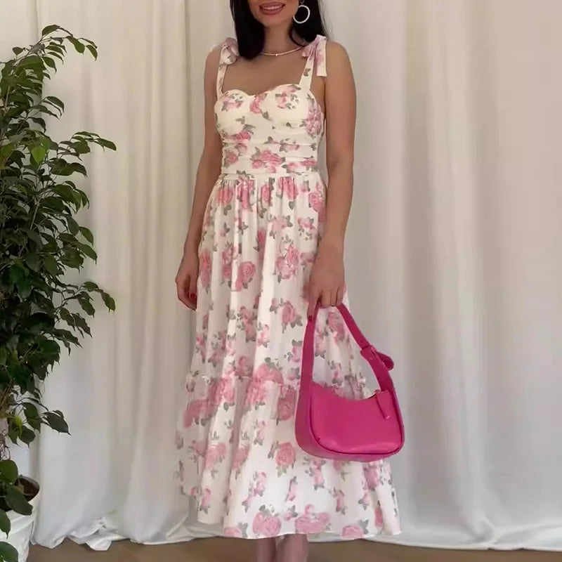 Emilia | Kvindernes Sommer Blomsterprint Kjole | Lys og Romantisk