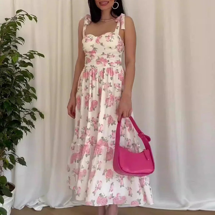 Emilia | Kvindernes Sommer Blomsterprint Kjole | Lys og Romantisk