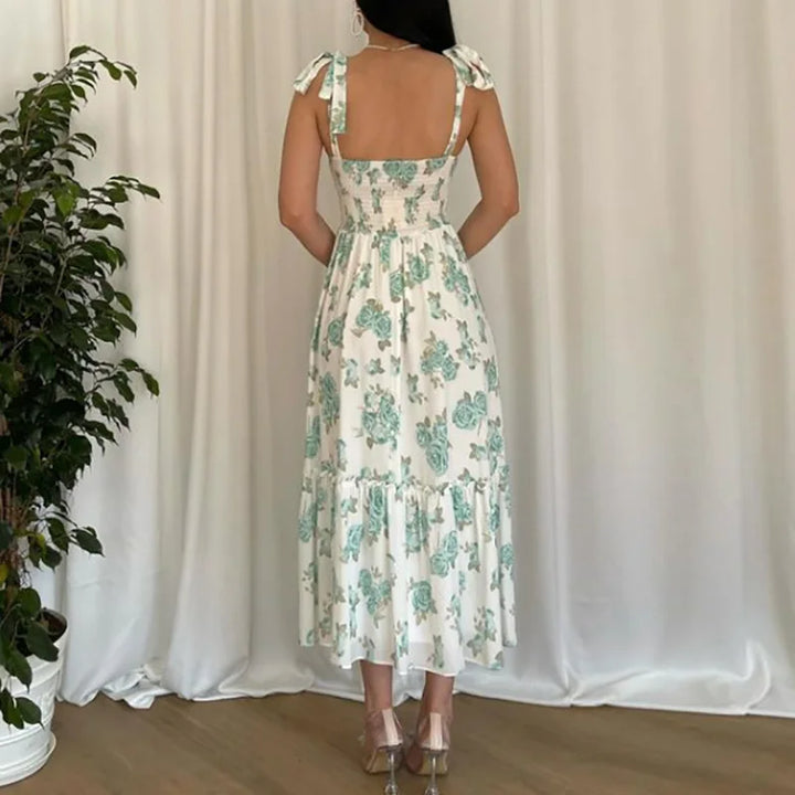 Emilia | Kvindernes Sommer Blomsterprint Kjole | Lys og Romantisk