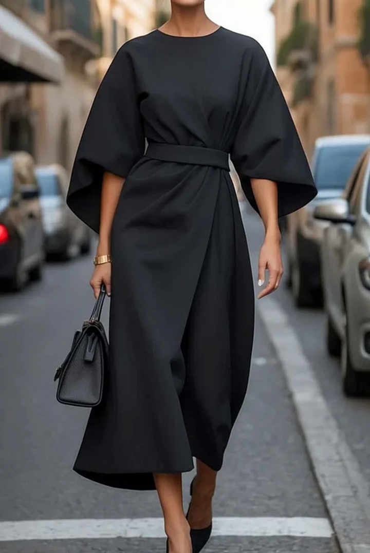 Madeline | Dame Flatterende Designer Kjole | Moderne Tidløs