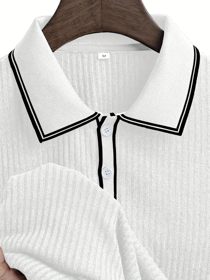 Frederik | Herren Stilfuld Ribbet Poloshirt med Kontrastdetaljer | Til Sommer & Elegance