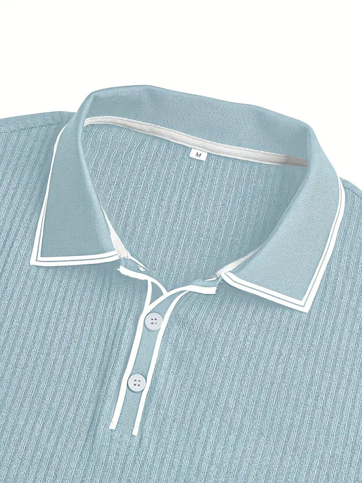 Frederik | Herren Stilfuld Ribbet Poloshirt med Kontrastdetaljer | Til Sommer & Elegance